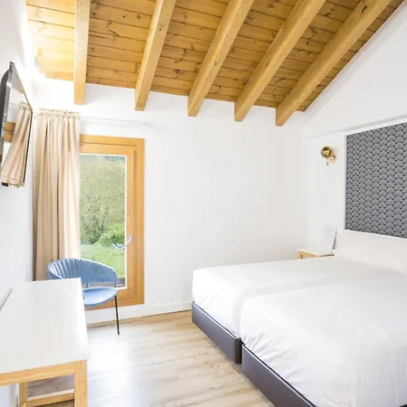 فندق Hotel Triacastela ترياكاستيلا