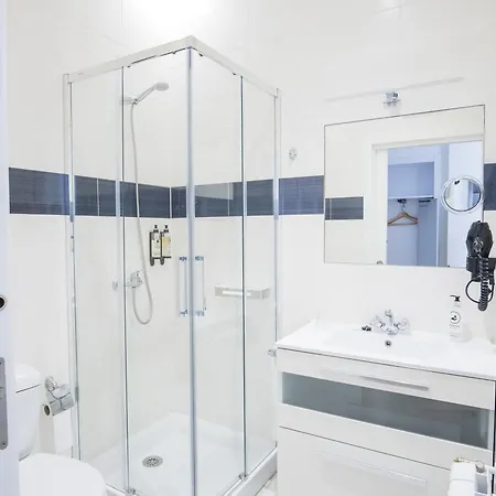 فندق Hotel Triacastela ترياكاستيلا