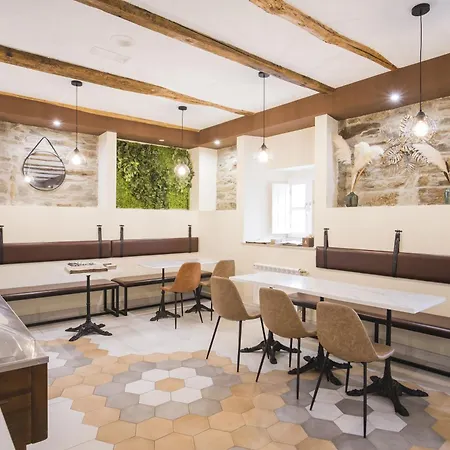 Alda Отель Триакастела