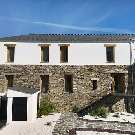 فندق Hotel Triacastela ترياكاستيلا