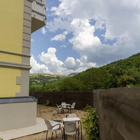 Hotel Triacastela فندق 2*